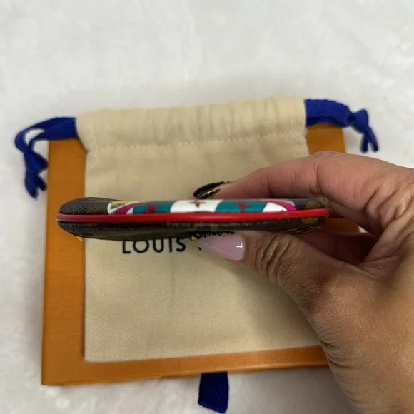 Louis Vuitton Christmas 2020 Vivienne Monogram Round Coin Purse - Full Set - Picture 8 of 9